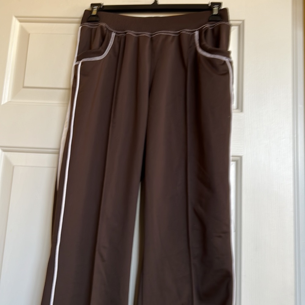 Nike womens / Teen Athletic Pants NWOT
  ( wider leg )